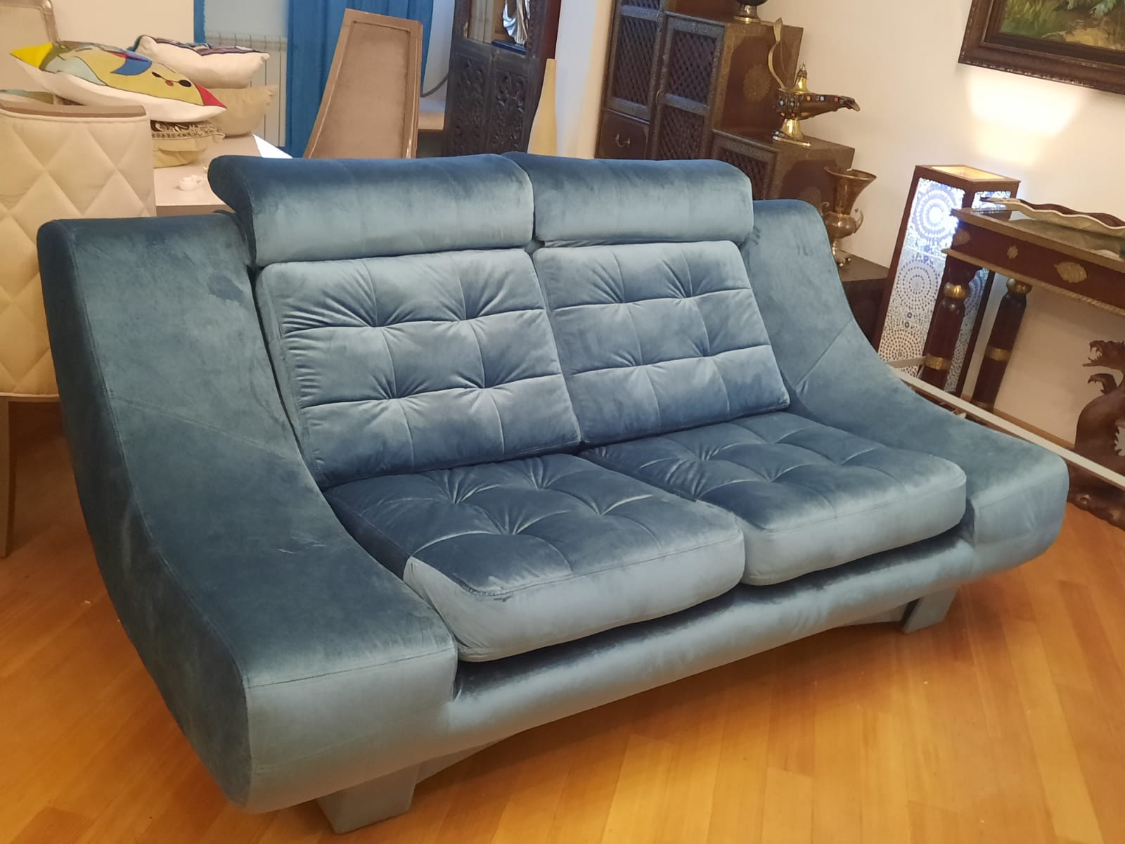 Обивка дивана на дому. Львовский