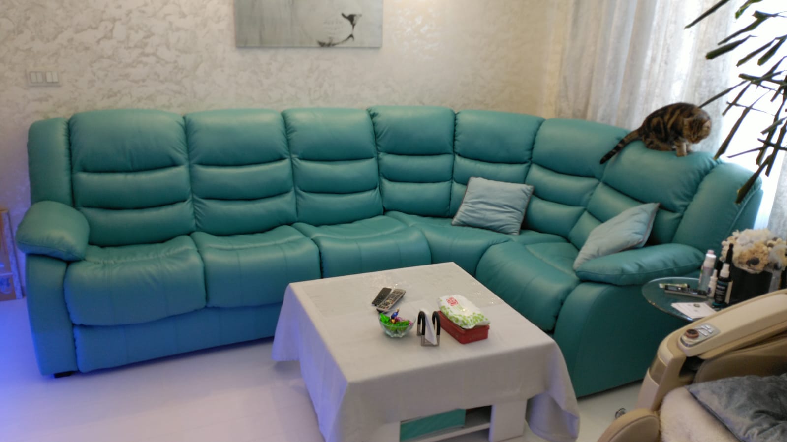 Перетяжка дивана на дому. Львовский